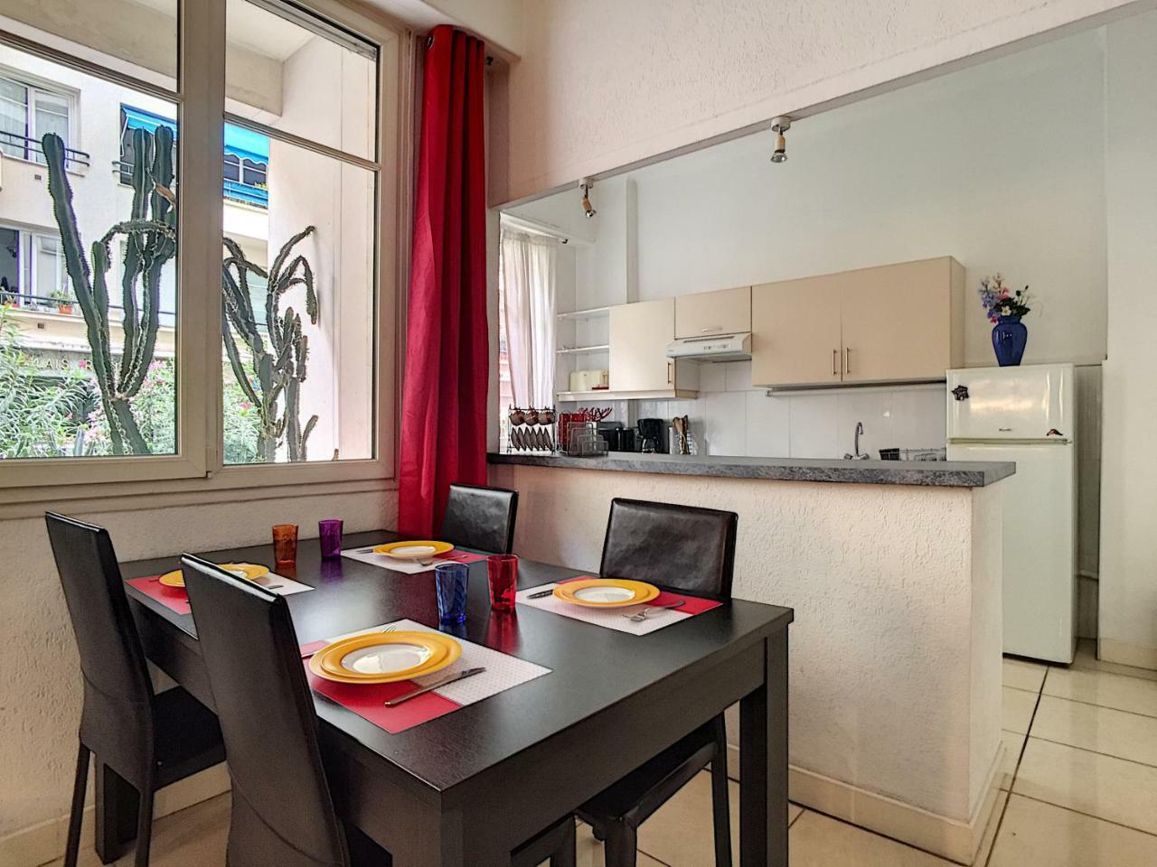 Nestor&jeeves - Square Promenade - - Direct Access Sea
